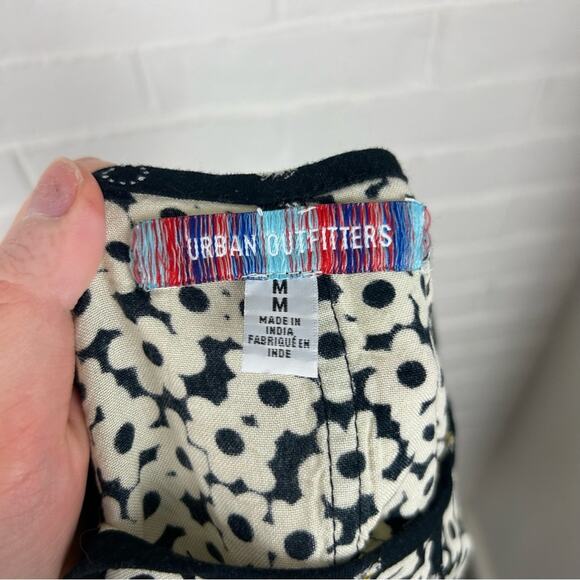 Urban Outfitters Daisy Floral Print Wrap Skirt Size M - Picture 3 of 8